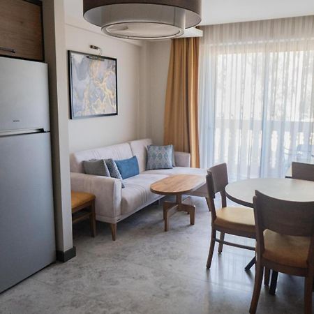 Kalender Pansion Lejlighedshotel Fethiye Eksteriør billede