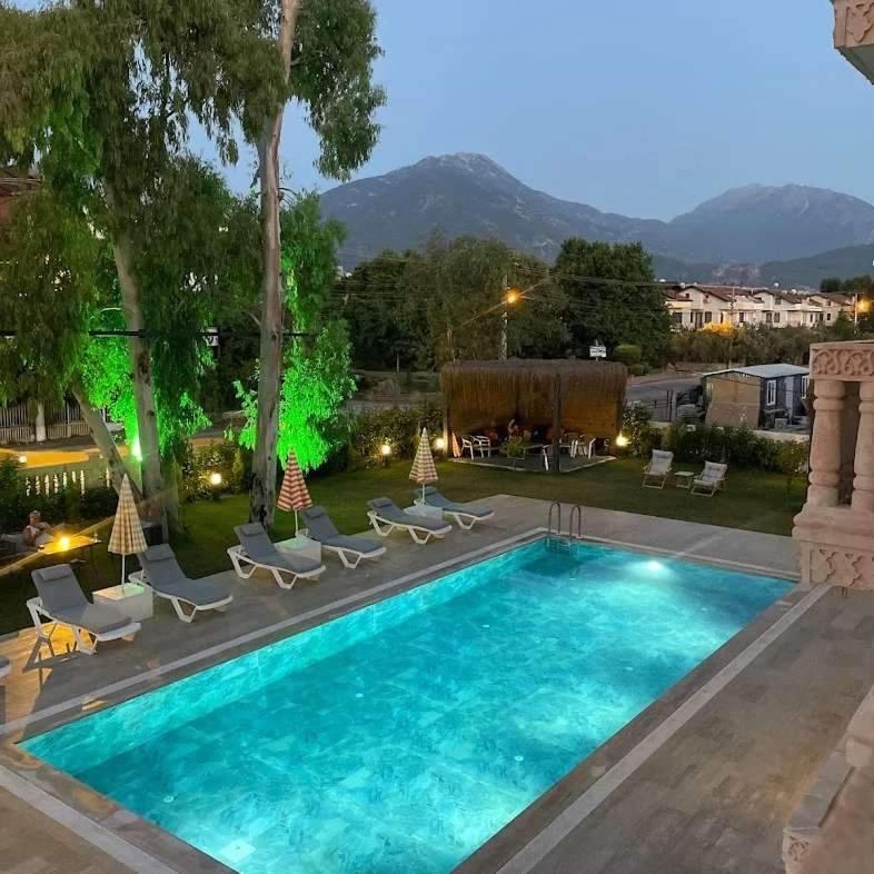 Kalender Pansion Lejlighedshotel Fethiye Eksteriør billede